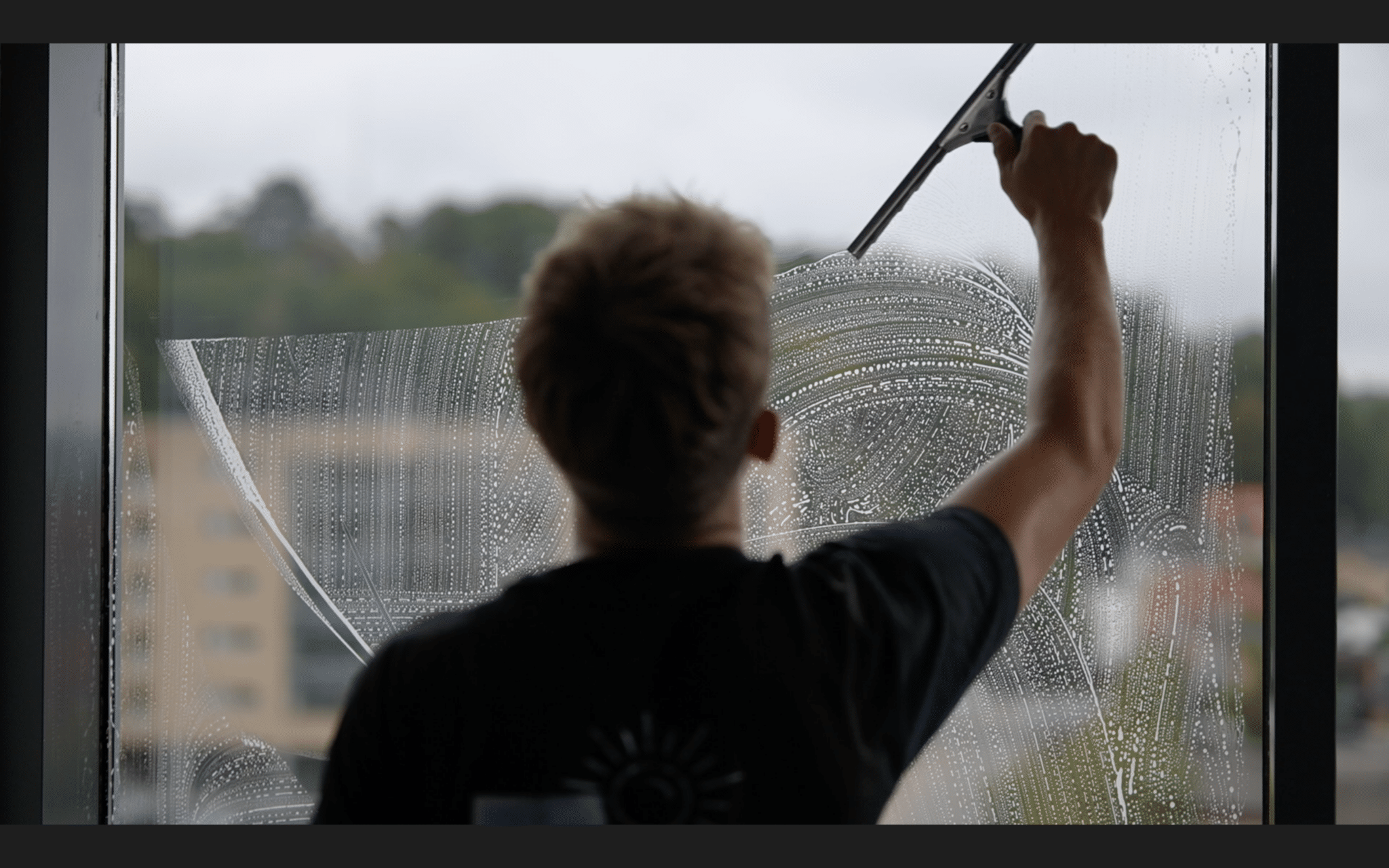 Spejl Rene Vinduer med en vision og drøm om at gøre hverdagen, lettere for jer, ved at tilbyde en række service ydelser indenfor rengøring af vinduer.